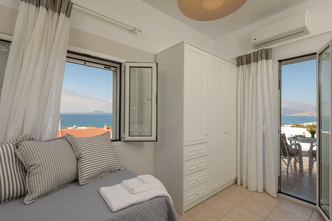 Full View In A Luxury House Villa Kalamaki  Exterior foto