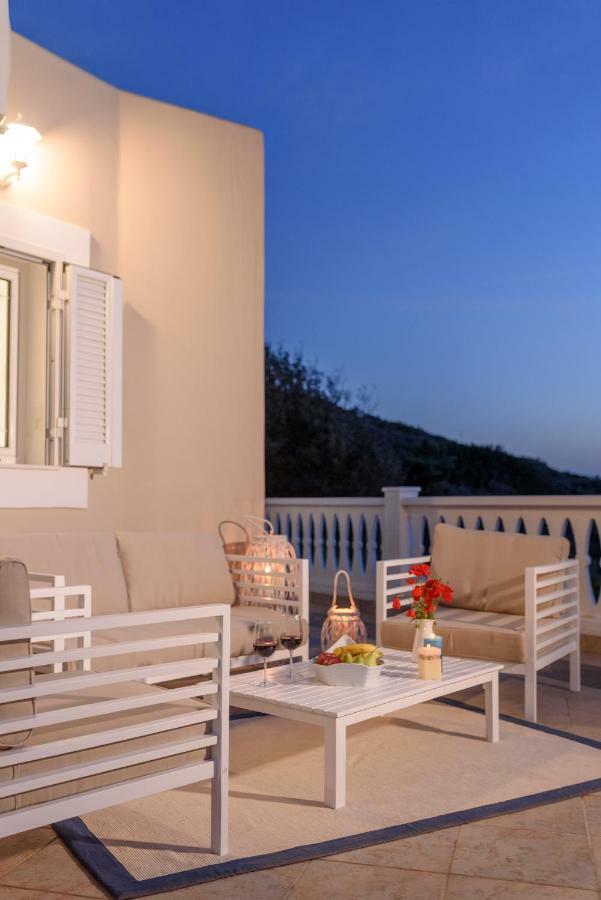 Full View In A Luxury House Villa Kalamaki  Exterior foto