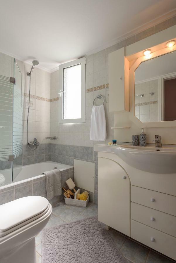 Full View In A Luxury House Villa Kalamaki  Exterior foto